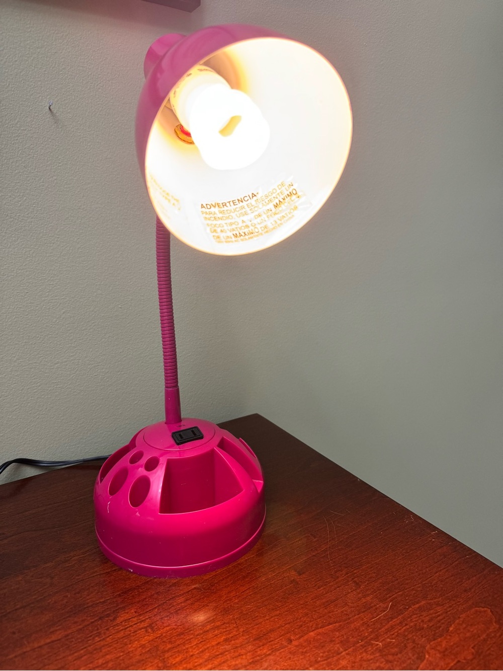 Pink Organizer Desk Lamp Flexible Gooseneck With Charging Outlet
